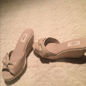 Valentino espadrilles tan patent leather with bow